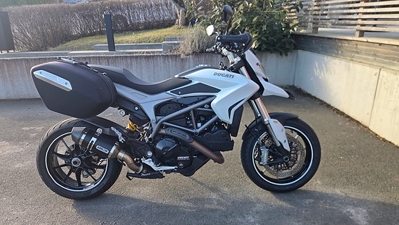 Ducati Hyperstrada 821 2 of 3