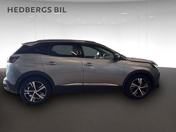 Peugeot 3008 2 of 5
