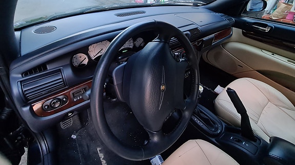 Chrysler Sebring 9 of 11