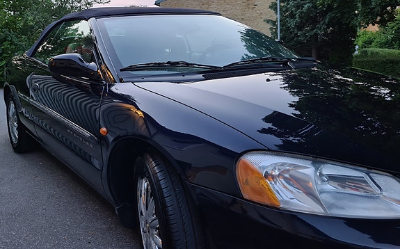 Chrysler Sebring 3 of 5