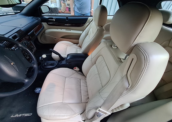 Chrysler Sebring 6 of 11