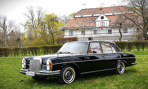 Mercedes-Benz 280 4 of 5