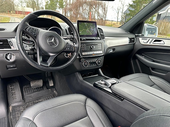 Mercedes-Benz GLE350 d 3 of 5