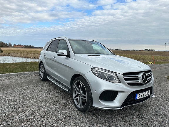 Mercedes-Benz GLE350 d 2 of 5