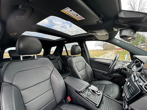 Mercedes-Benz GLE350 d 5 of 5