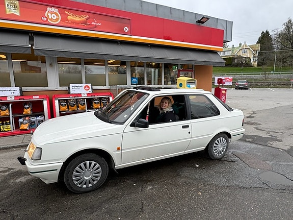 Peugeot 309 2 of 5