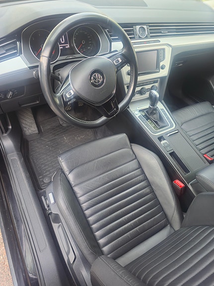 Volkswagen Passat 7 of 10