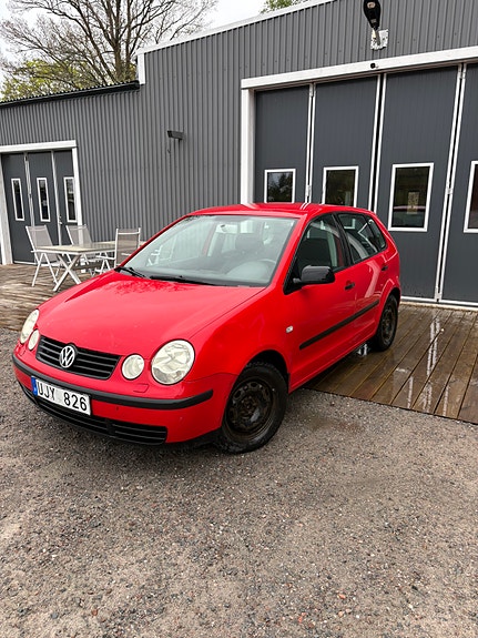 Volkswagen Polo 2 of 5