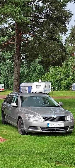 Skoda Octavia 2 of 2