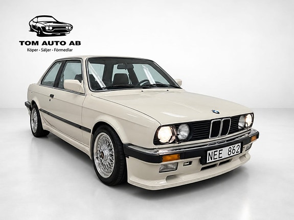 BMW 323i 11 of 28