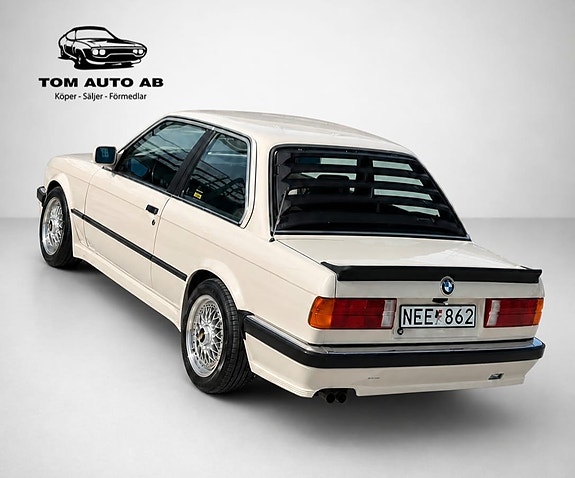 BMW 323i 6 of 28