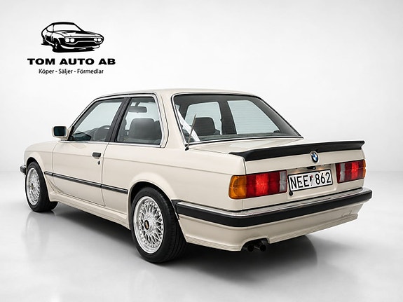 BMW 323i 7 of 28