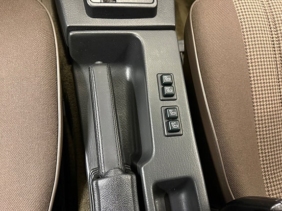 BMW 323i 25 of 28