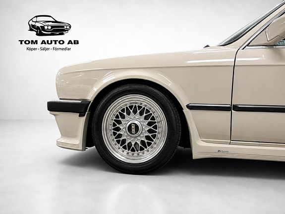 BMW 323i 5 of 5