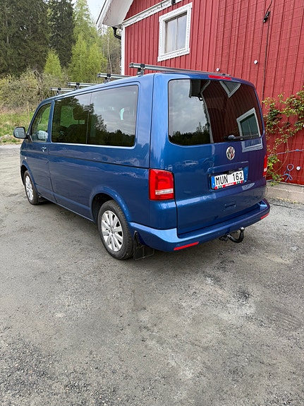 Volkswagen Caravelle 3 of 5