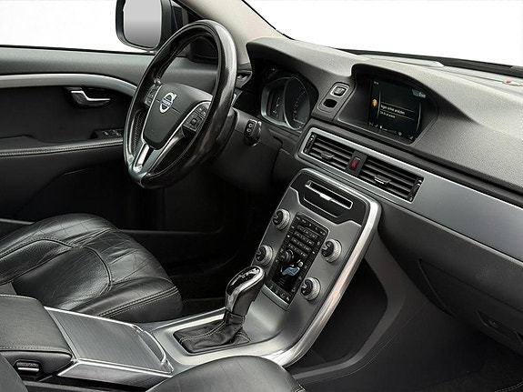 Volvo XC70 12 of 30