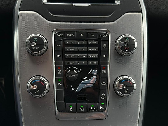 Volvo XC70 24 of 30