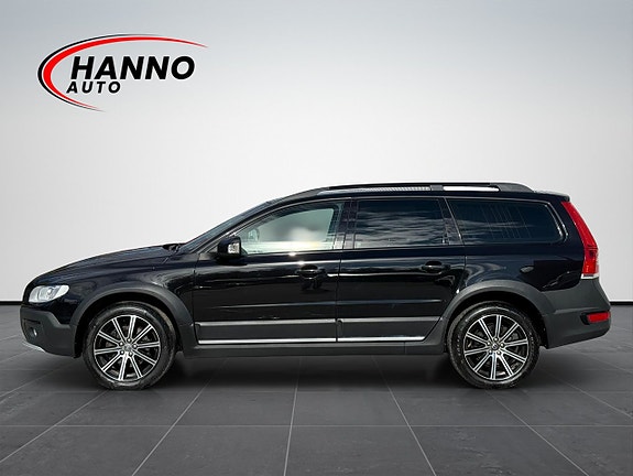 Volvo XC70 2 of 5