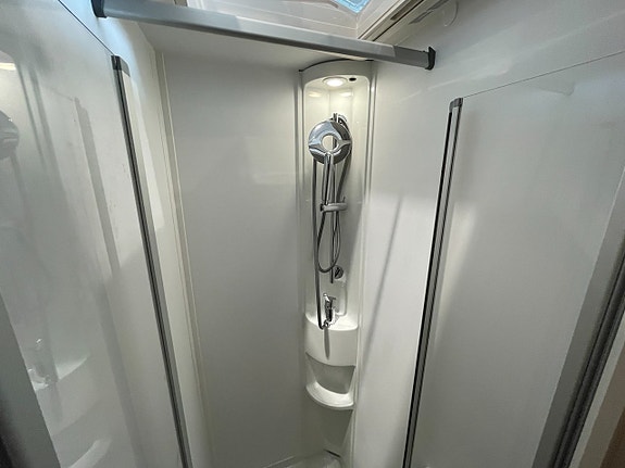 Adria Matrix 670 SL 60Y /B-körkort/Taksäng/Automat/5 bältad/EL-Patron 16 of 22