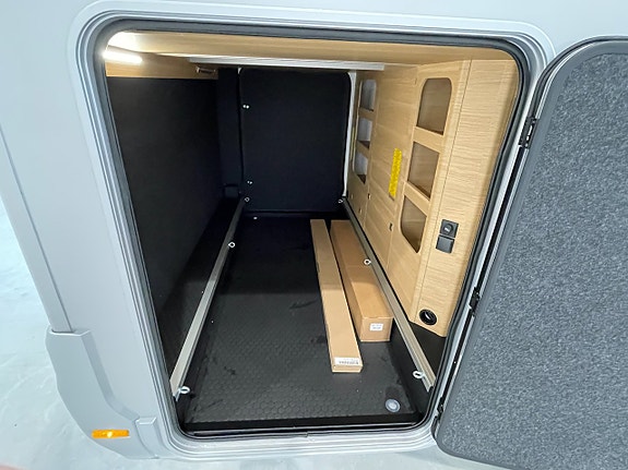 Adria Matrix 670 SL 60Y /B-körkort/Taksäng/Automat/5 bältad/EL-Patron 7 of 22