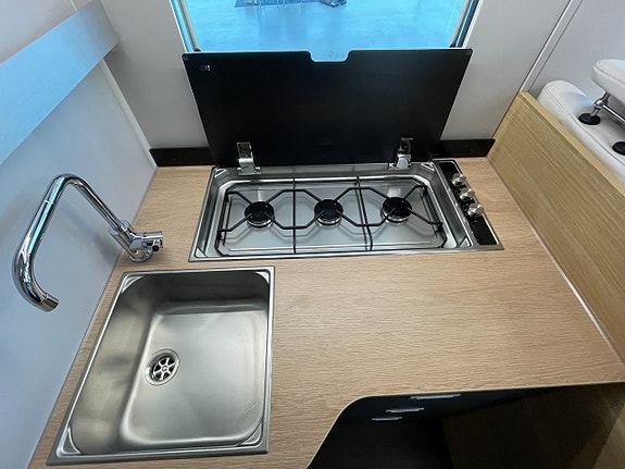 Adria Matrix 670 SL 60Y /B-körkort/Taksäng/Automat/5 bältad/EL-Patron 10 of 22
