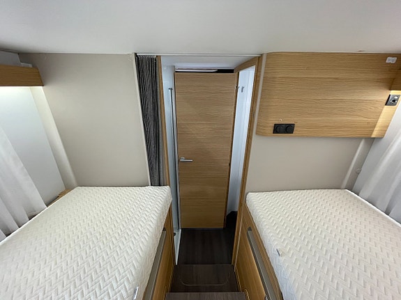 Adria Matrix 670 SL 60Y /B-körkort/Taksäng/Automat/5 bältad/EL-Patron 19 of 22