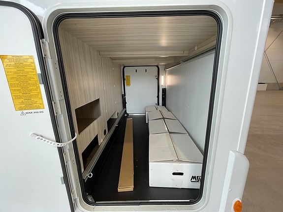 Sun Living S 75 SL B-körkort / 5 bältade platser / Automat 165hk / Taksäng 7 of 25
