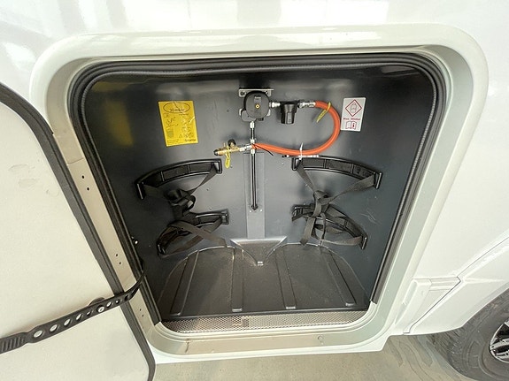 Sun Living S 75 SL B-körkort / 5 bältade platser / Automat 165hk / Taksäng 8 of 25