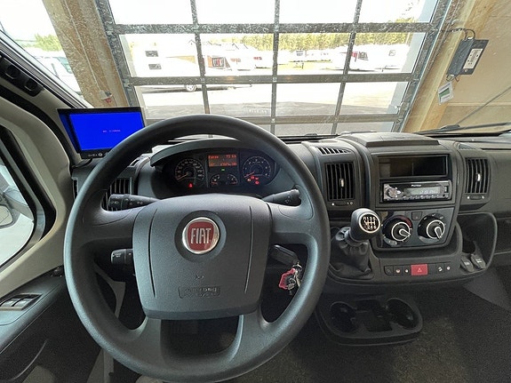 Pilote Essentiel C 700 /Solcell/6 bältade/6 sovplatser/Hög Lastvikt/Fint skick 23 of 26
