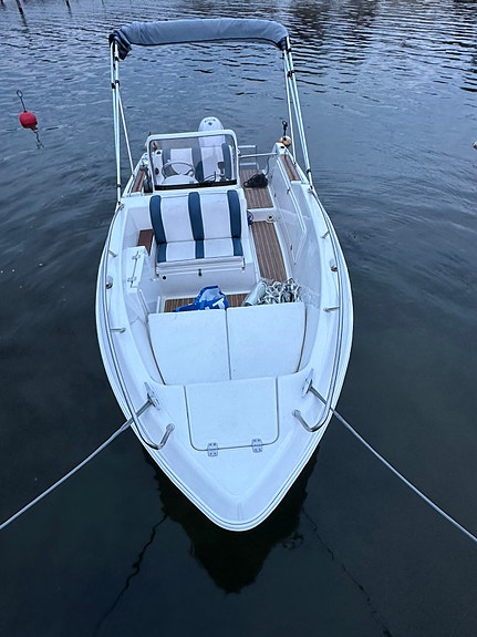 Quicksilver 500 Commander 2 of 3