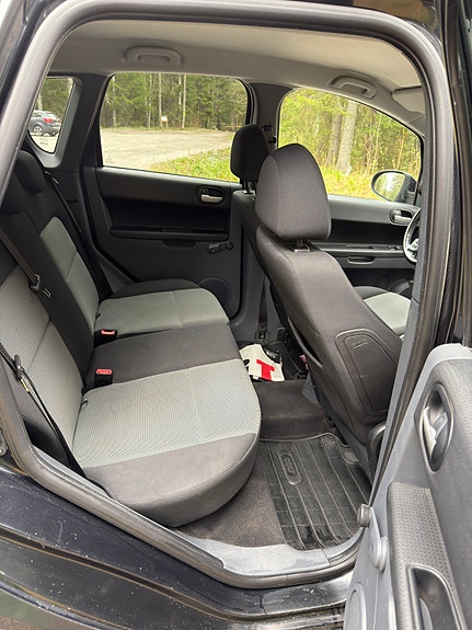 Mitsubishi Colt 5 of 5