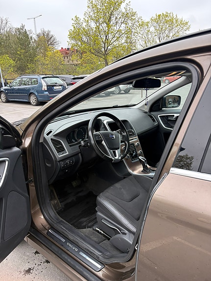 Volvo XC60 5 of 7