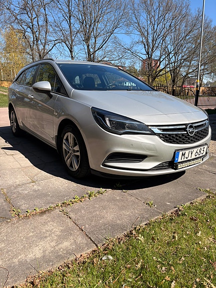 Opel Astra 2 of 5