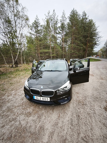 BMW 218d 8 of 8