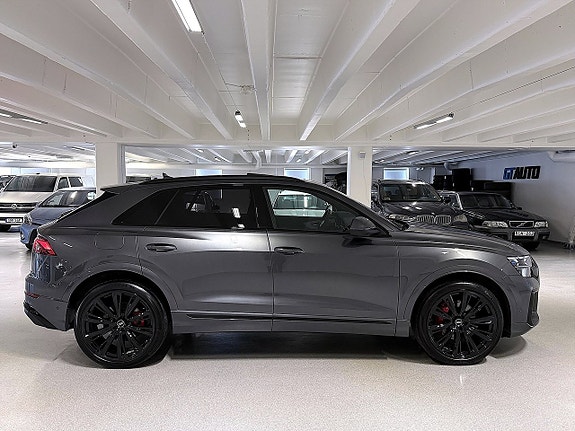 Audi Q8 3 of 5