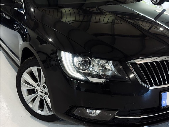 Skoda Superb 3 of 5