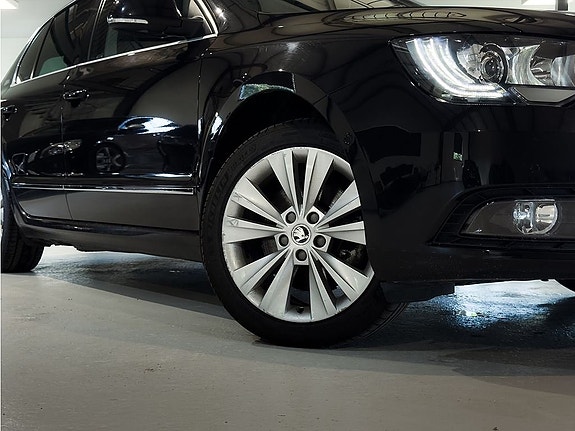 Skoda Superb 4 of 5