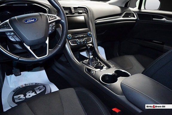 Ford Mondeo 13 of 16
