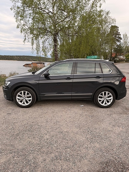 Volkswagen Tiguan 3 of 9