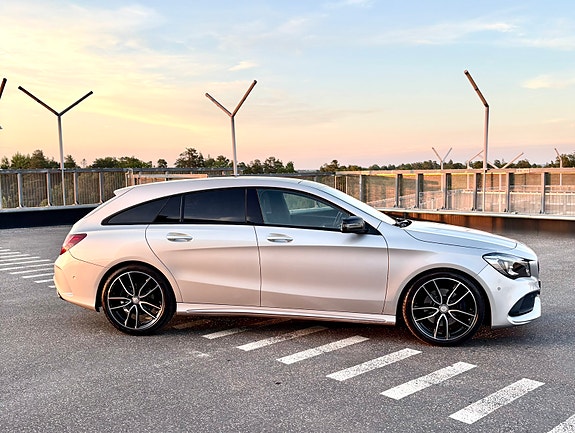 Mercedes-Benz CLA250 3 of 5