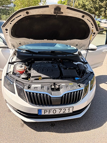 Skoda Octavia 8 of 13