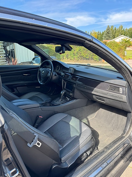 BMW 330d 2 of 12