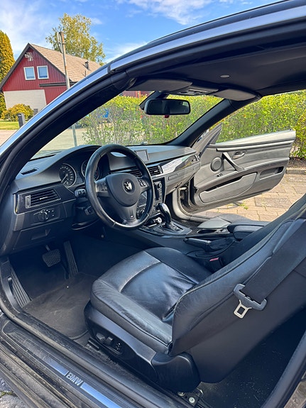 BMW 330d 3 of 12