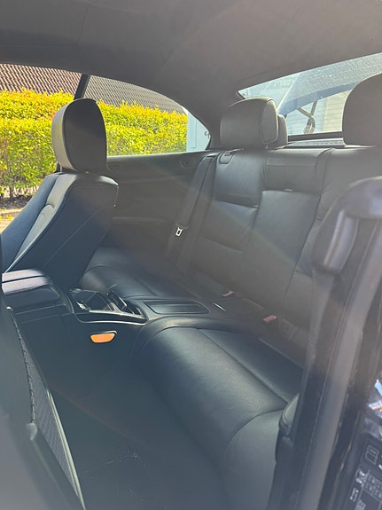 BMW 330d 8 of 12