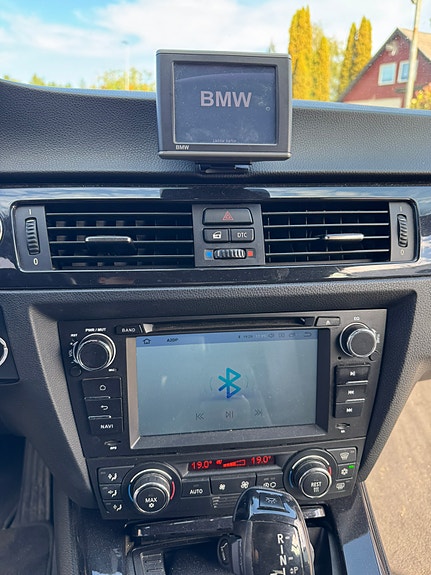 BMW 330d 6 of 12