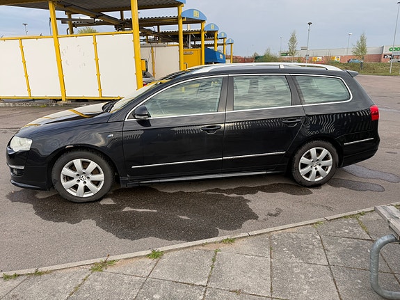 Volkswagen Passat 2 of 5