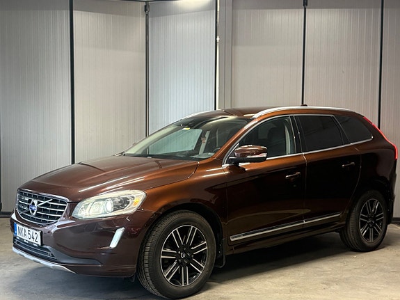 Volvo XC60 2 of 5