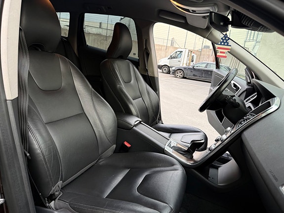 Volvo XC60 12 of 19
