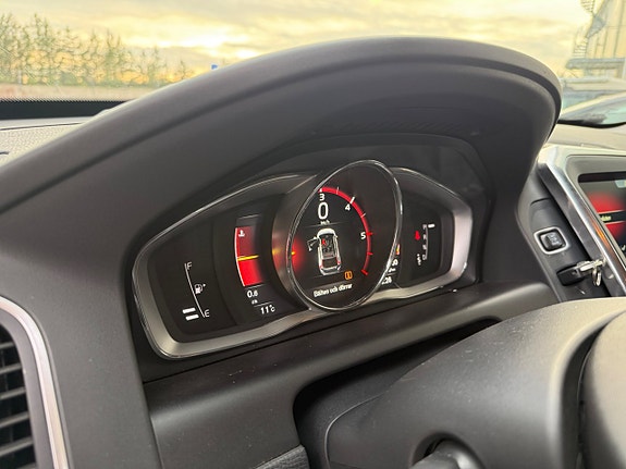 Volvo XC60 9 of 19