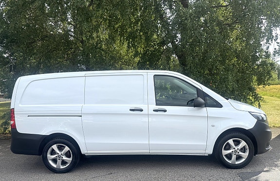 Mercedes-Benz eVito Tourer 17 of 20